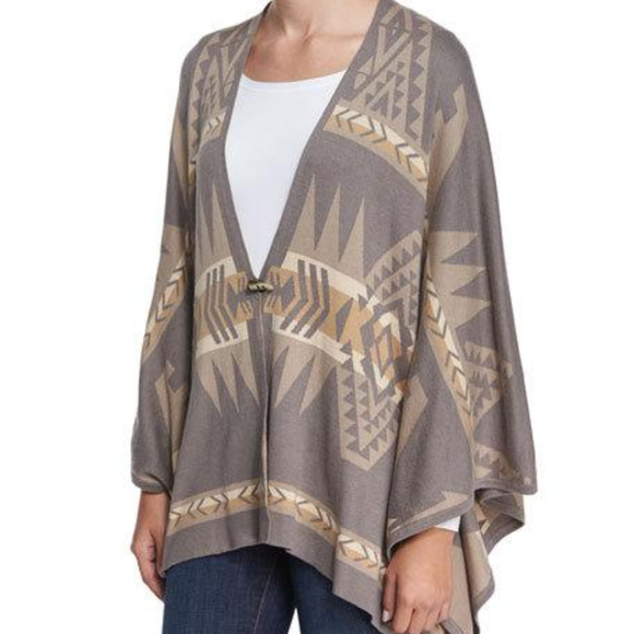 Neiman Marcus Jackets & Blazers - 🥳HOST PICK🥳Neiman Marcus Jacquard SantaFe Poncho